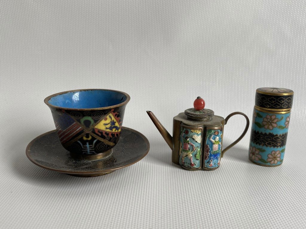 Miniature Asian enamel cloisonné. (1 of 5)