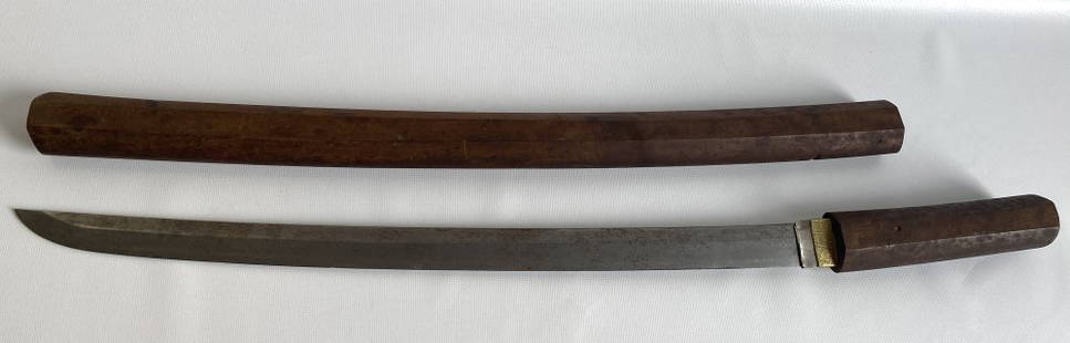 Antique Japanese katana sword w signed sheath.: Translation appears to be a name (Ooita Ken) located in a southern Japan temple. Measures approximately 26Â” long. Blade measures approximately 18.75Â” long x 1/4” thick.