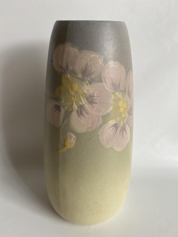Weller art pottery matte glaze vase. (1 of 3)