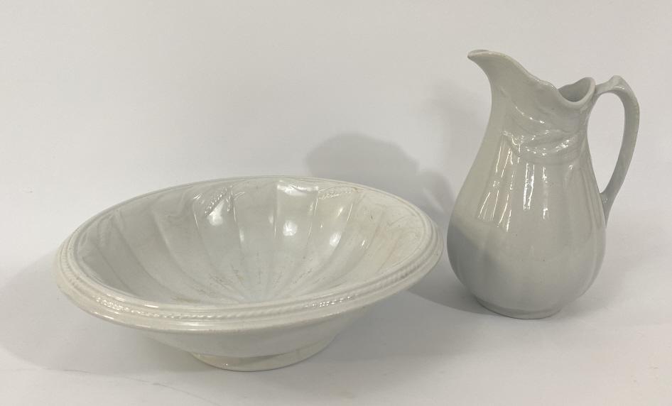 Ironstone Elsmore Forster bowl & wellor Taylor.: Normal age wear.
