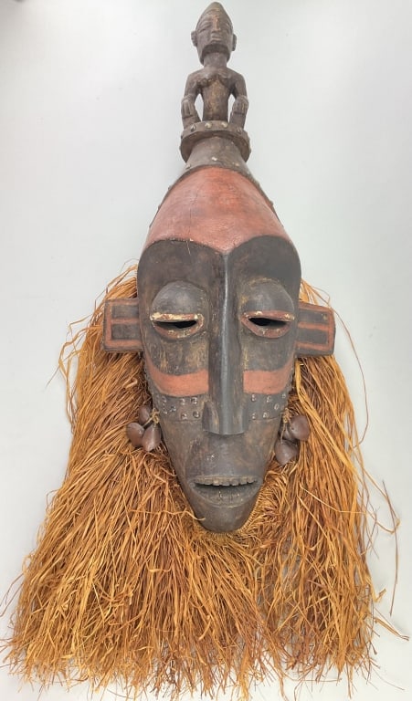 Hand Carved West African Tribal Mask. (1 of 10)