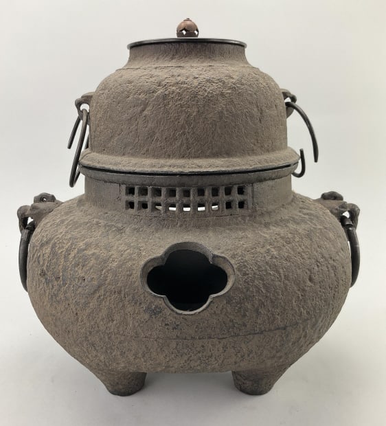 Early 20th Century Japanese Cast Iron Chagama. (1 of 8)