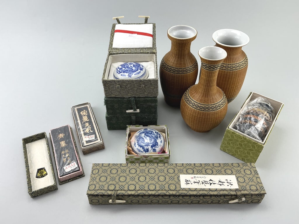 Vintage Calligraphy Ink Pads, Brushes & Vases. (1 of 11)