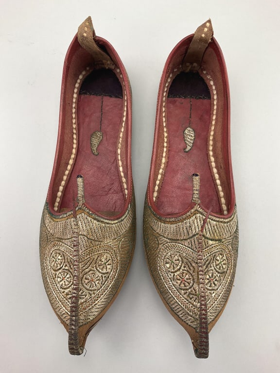 Pair of Indian Gold Embroidered Jutti Shoes.: Measure 11 inches from front to back by approximately 3.5 inches wide. Traditional Indian or Pakistani jutti shoes. (also known as khussa or mojari), and often described as Middle Eastern Moorish or A