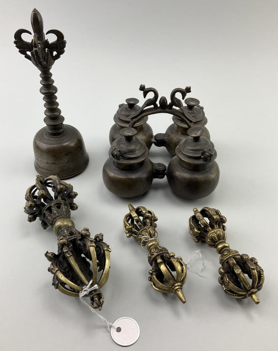 3 Bronze Tibetan Vajra, Spice Boxes & Bell. (1 of 16)