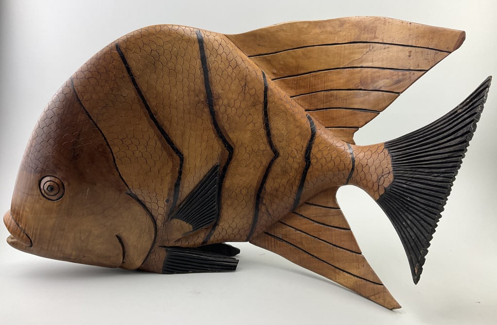 Vintage Large Hand Carved Mahogany Angel Fish.: Measures 28 inches long. Island carved tropical fish sculpture with nicely detailed carving and black painted accents. Condition: Good with minor loss and wear. **LOCAL PICKUP MUST BE BY APPT ONLY POS
