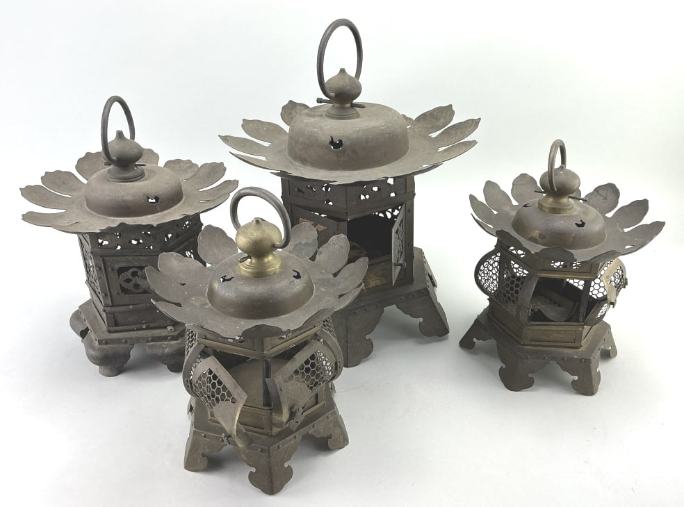 4 Antique Japanese Hanging Lanterns. (1 of 20)