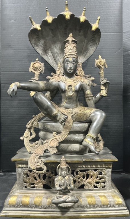 Large Hindu Deity Lord Vishnu Bronze Statue. (1 of 4)