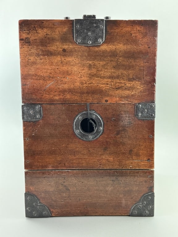 Antique Japanese Portable Tansu Calligraphy Chest. (1 of 9)