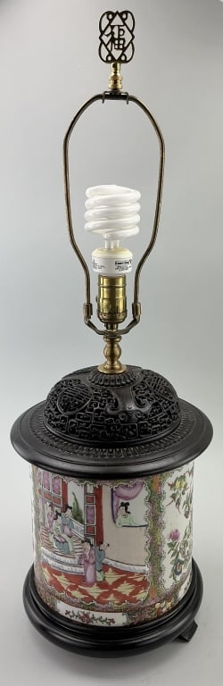 Chinese Famille Rose Porcelain Table Lamp. (1 of 10)