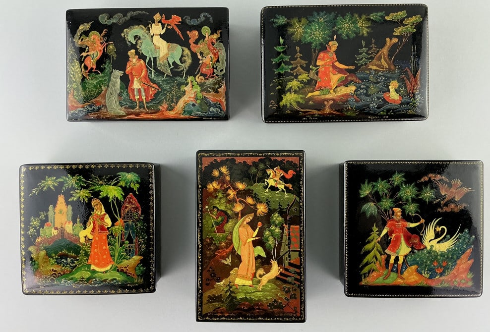 5 Vintage Russian Painted Lacquer Boxes. (1 of 20)