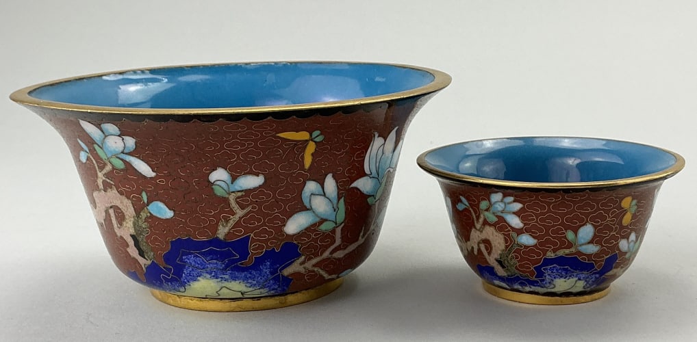 2 Chinese Cloisonné Enamel Bowls.: Larger piece measures 2.5 inches high by 5 inches wide. **LOCAL PICKUP MUST BE BY APPT ONLY POST AUCTION ONLY ON SPECIFIC DATES: CALL 717-272-7078 TO MAKE AN APPOINTMENT**