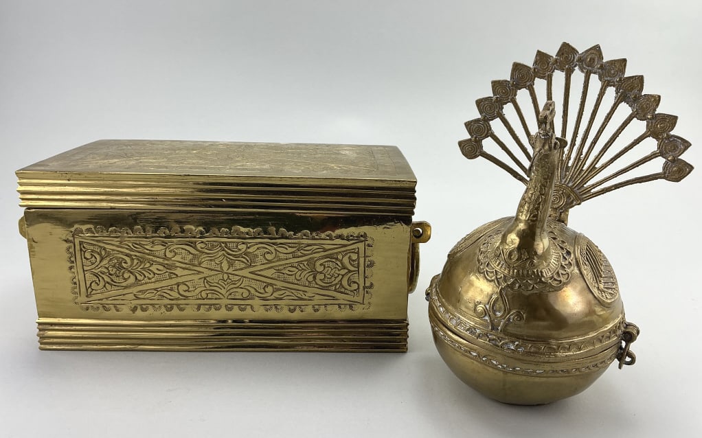 Brass Betel Nut Box & Indo-Islamic Dhokra Peacock. (1 of 19)
