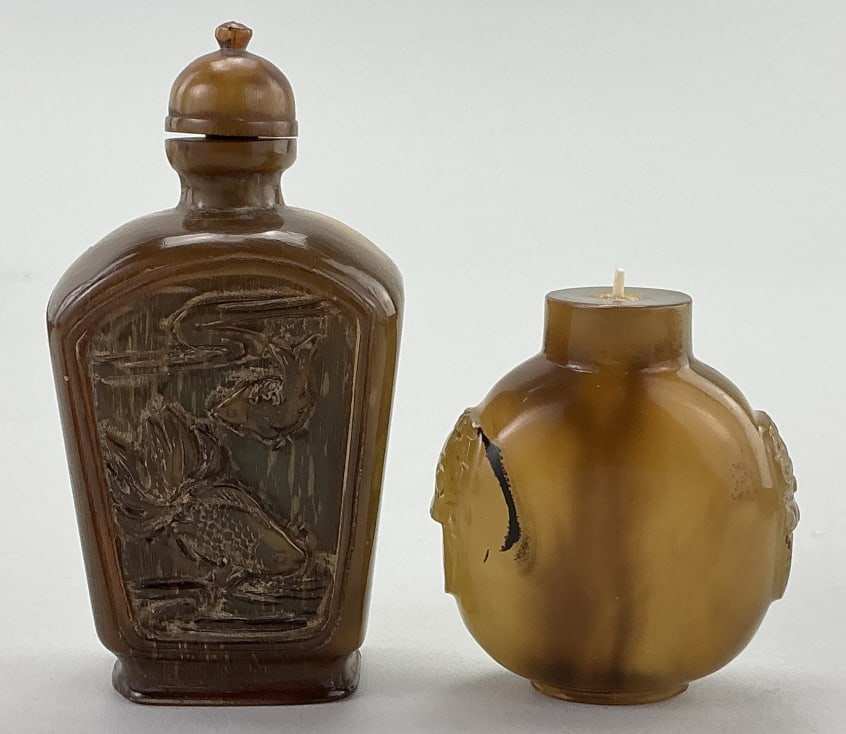 2 Antique Chinese Agate Snuff Bottles. (1 of 12)