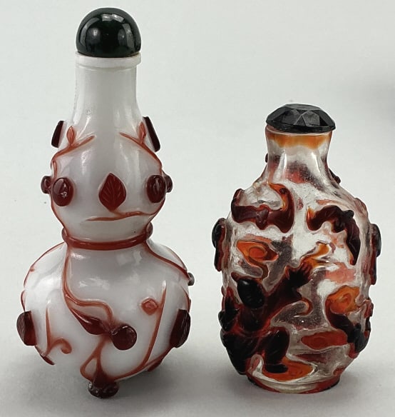 2 Antique Chinese Peking Glass Snuff Bottles. (1 of 14)
