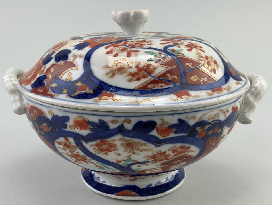 Antique Japanese Imari Porcelain Covered Bowl. (1 of 9)