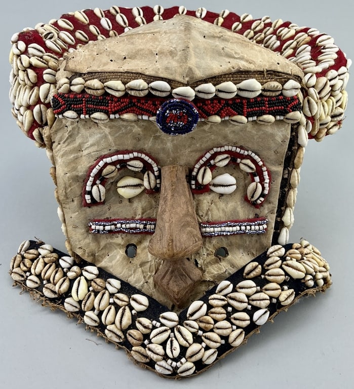 Antique African Kuba Mukenga Mask. (1 of 6)
