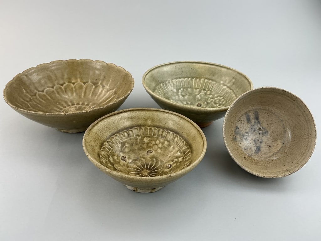 4 Various Antique Chinese Celadon Glazed Bowls. (1 of 20)