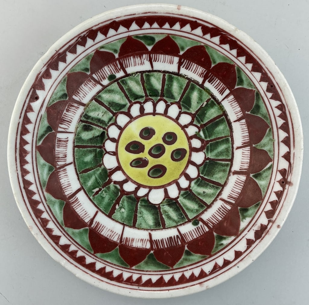 Antique Chinese Swatow Ceramic Polychrome Dish. (1 of 2)