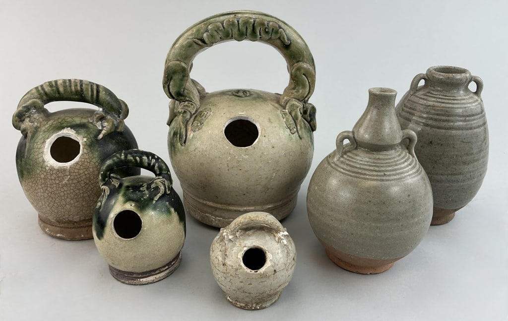 Vietnamese Lime Pots, Thailand Celadon Pottery. (1 of 20)