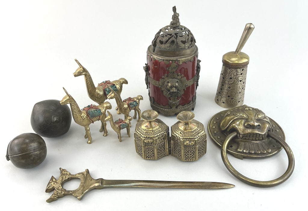 Group of Antique/Vintage Brass & Bronze Items. (1 of 20)