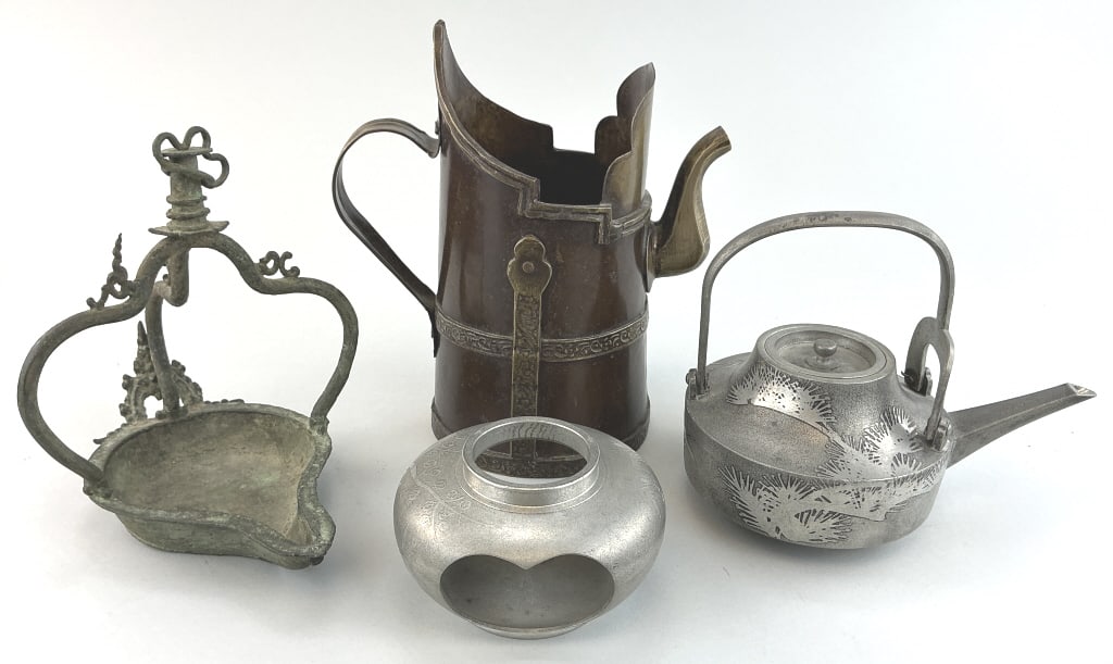 Various Antique/Vintage Metalware Items. (1 of 20)