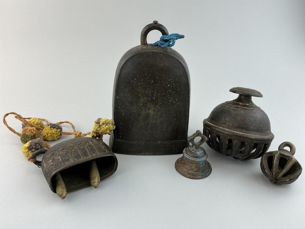 Various Antique/Vintage Brass Bells. (1 of 20)