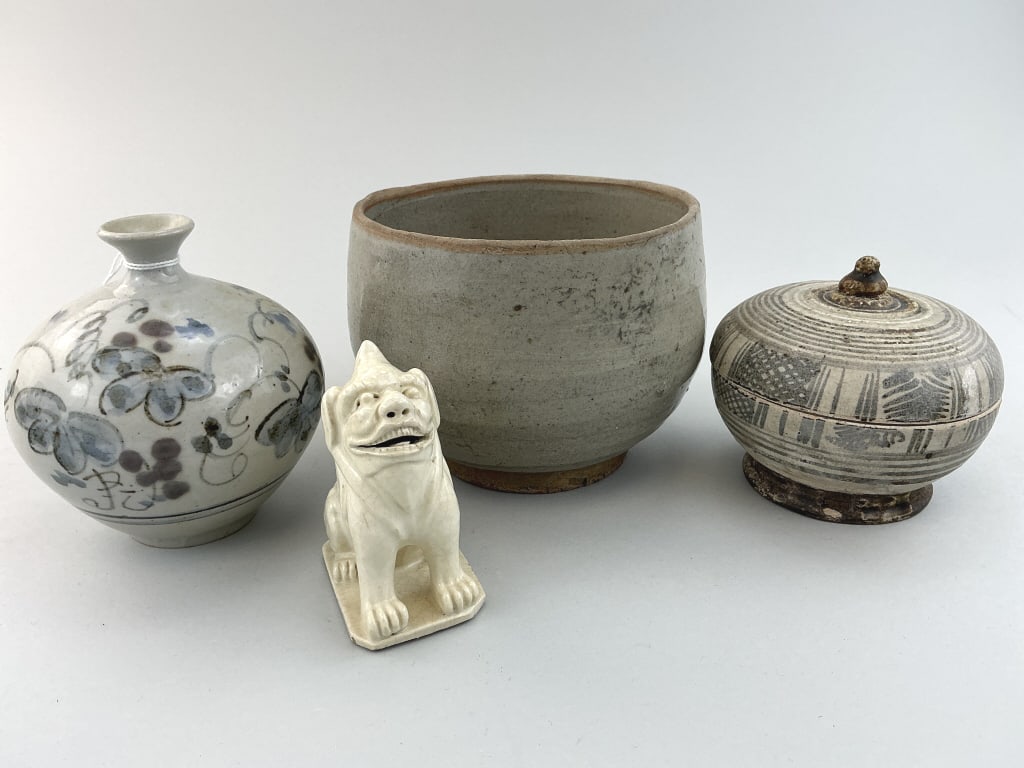 Chinese Celadon. Fu Dog, Imari Tokkuri. (1 of 18)