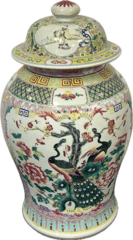 Antique Chinese Famille Rose Temple Jar. (1 of 7)