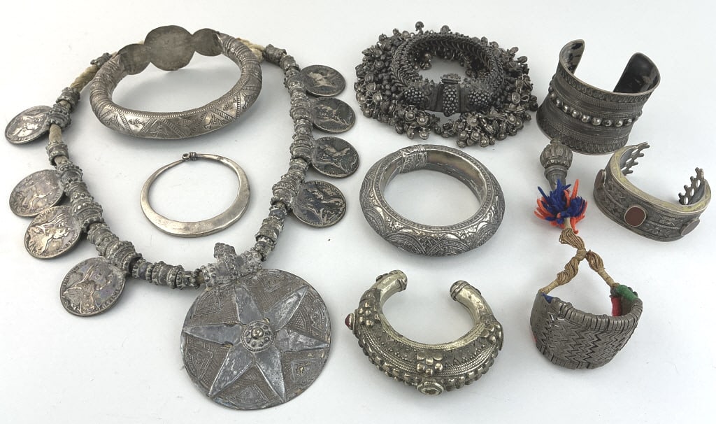 9 Pieces of Antique/Vintage Silver Tribal Jewelry. (1 of 20)
