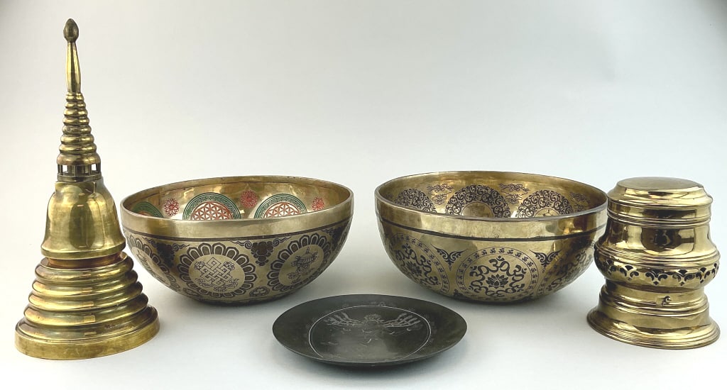 Brass Lot: Stupa, Singing Bowls,: Miniature Stupa measures 11 inches high. Southeast Asia brass supa (chedi) Buddhist monument used for religious veneration. Two Tibetan singing bowls with etched decoration. Ottoman Suleymaniye coffee