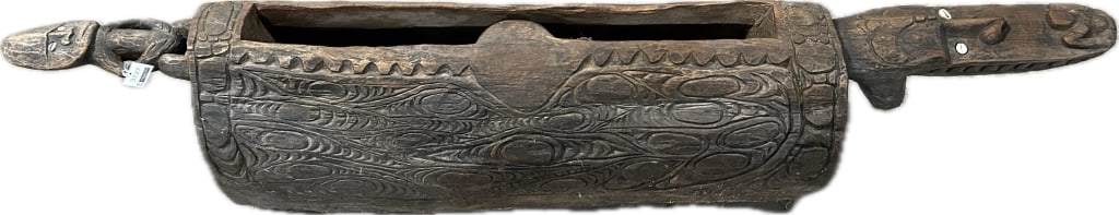 Papua New Guinea Garamut Slit Gong Drum. (1 of 4)