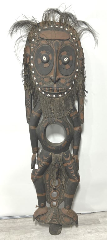 Large Papua New Guinea Ancestor Spirit Figure. (1 of 8)