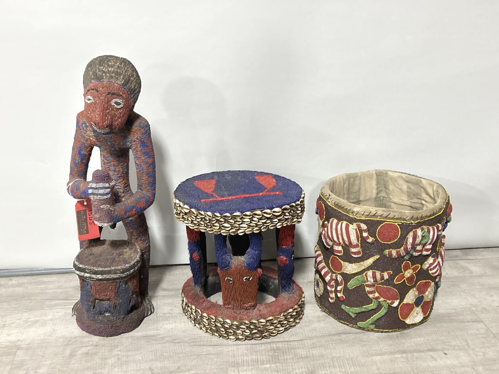 3 Various African Tribal Beadwork items. (1 of 7)