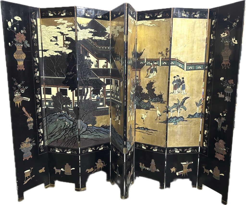 Antique Chinese Coromandel Folding Screen. (1 of 14)
