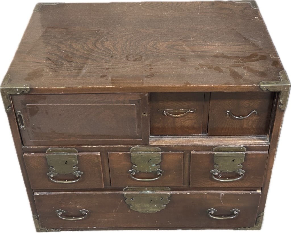 Antique Japanese Keyaki Tansu Chest. (1 of 7)