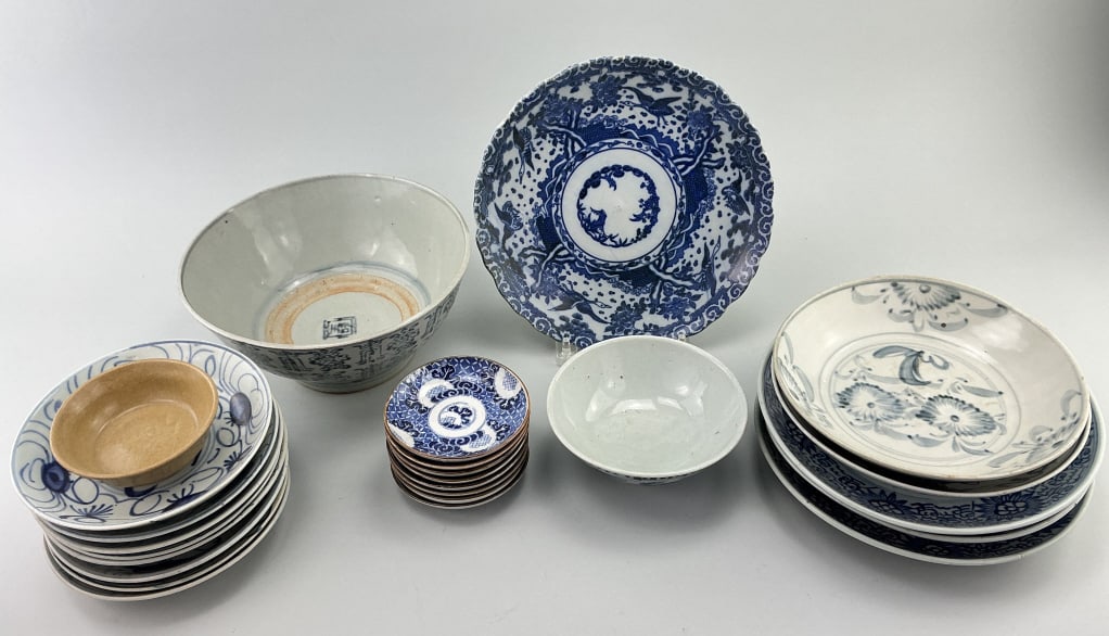 Antique Asian Blue and White Porcelain. (1 of 20)