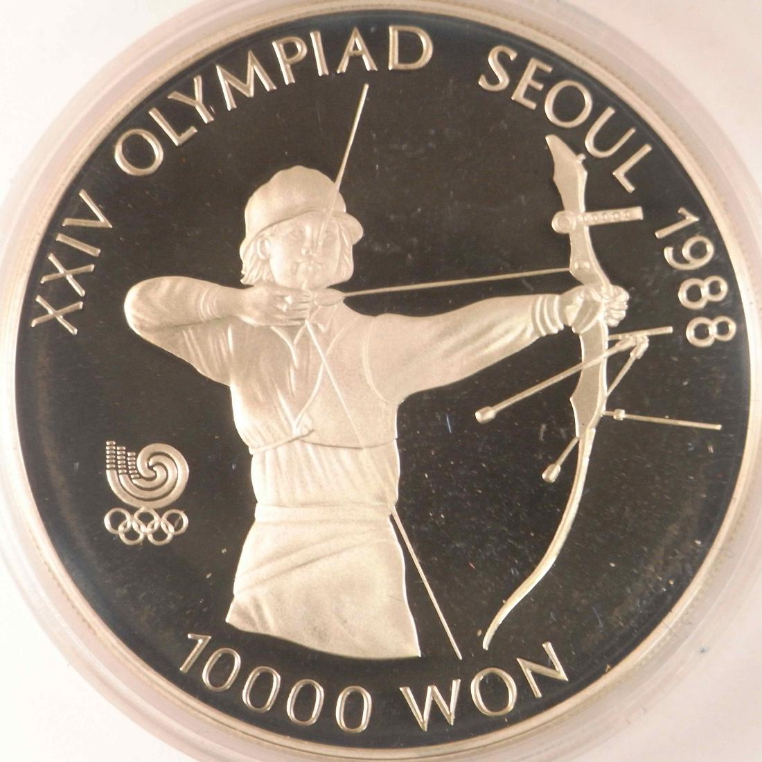2 Coins set of Korean: Korean / 2 Coins set of commemoration the Games of the XXIVth Olympiad in Seoul / 10'000 and 5'000 Won / 1987 / 50.43 grs / Silver / Numismatic