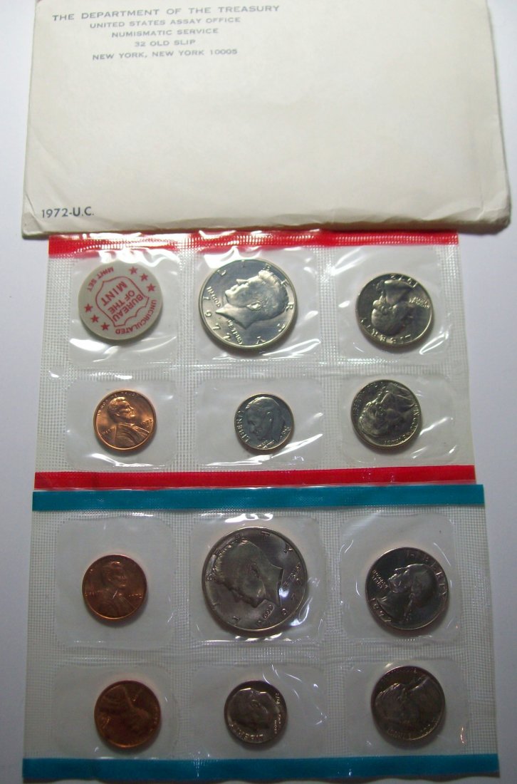 1972 US Mint Set With Envelope: This 1972 Mint Set contains three Lincoln Cents (P, D, S), two Jefferson Nickels (P, D), two Roosevelt Dimes (P, D), two Washington Quarters (P, D), and two Kennedy Half Dollars (P, D). A small plasti