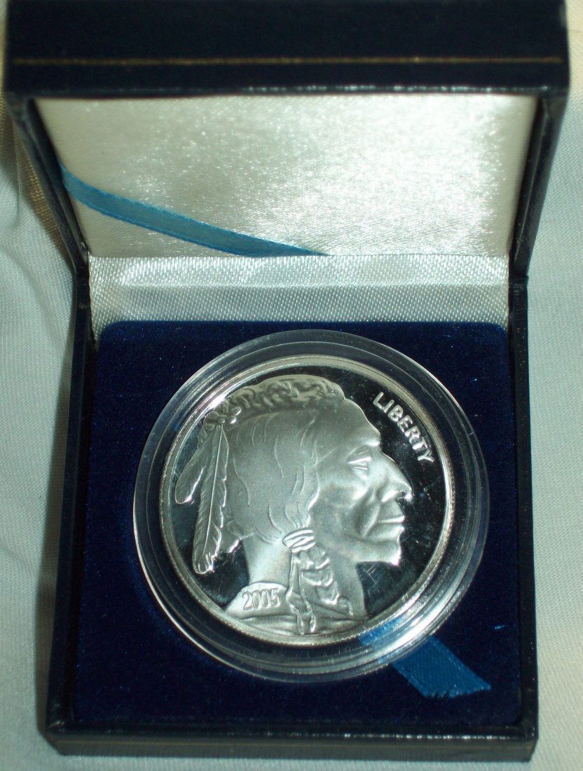 2005 1oz Indian Head Buffalo Round .999 FINE SILVER (1 of 3)