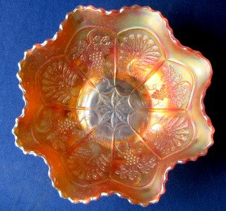 Fenton PEACOCK & GRAPE Spatula Footed Marigold Ruffled: Beautiful Color. 8” W x 3.5” H