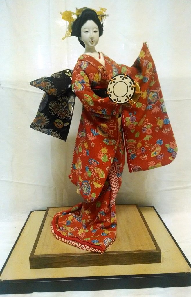BEAUTIFUL JAPANESE GEISHA DOLL 22" T (1 of 9)