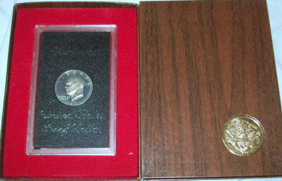 1971 Proof Eisenhower Dollar With Case (1 of 1)