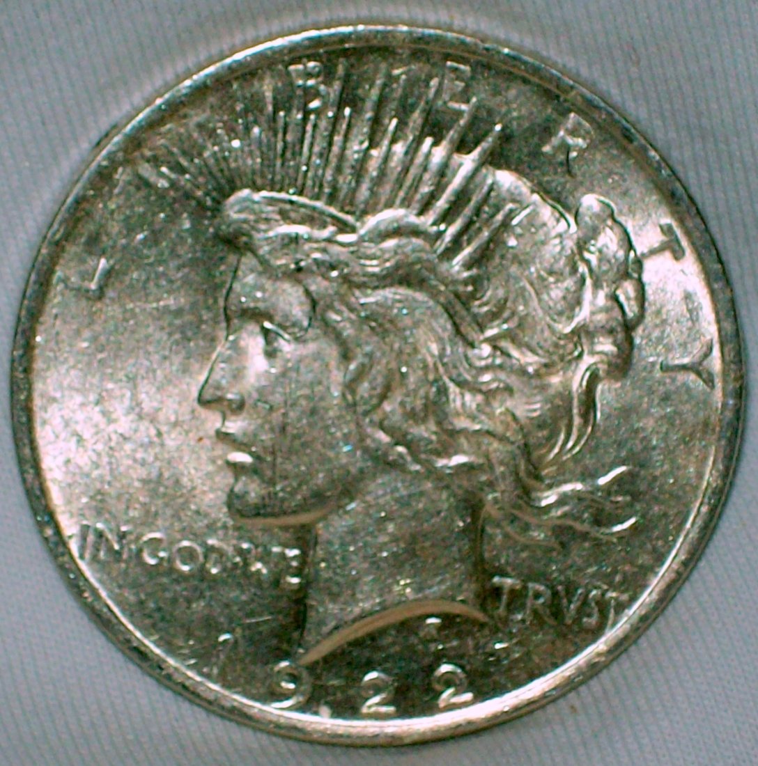 1922 Peace Silver Dollar UNC (1 of 2)