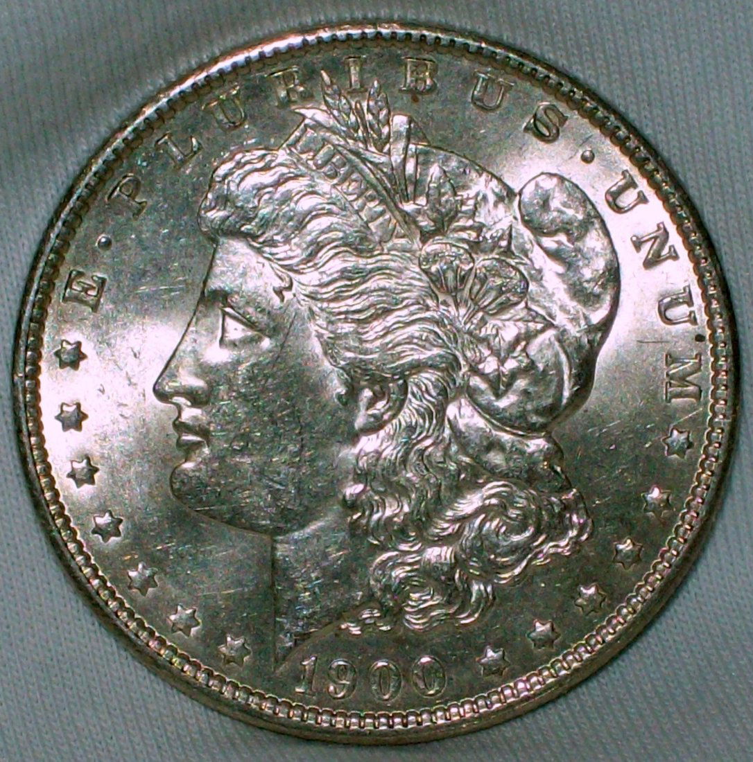 1900 Morgan Silver Dollar BU (1 of 2)