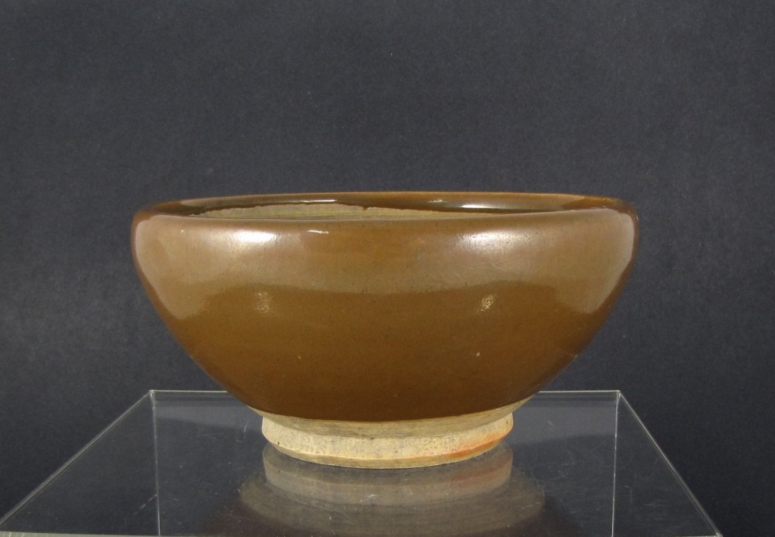 Chinese Ming Dynasty Porcelain Bowl: Chinese Ming Dynasty Porcelain Bowl H 8.7cm D 17.5cm Provenance: Property from a Private Toronto Collection 明代紫金釉钵。釉色芝麻%