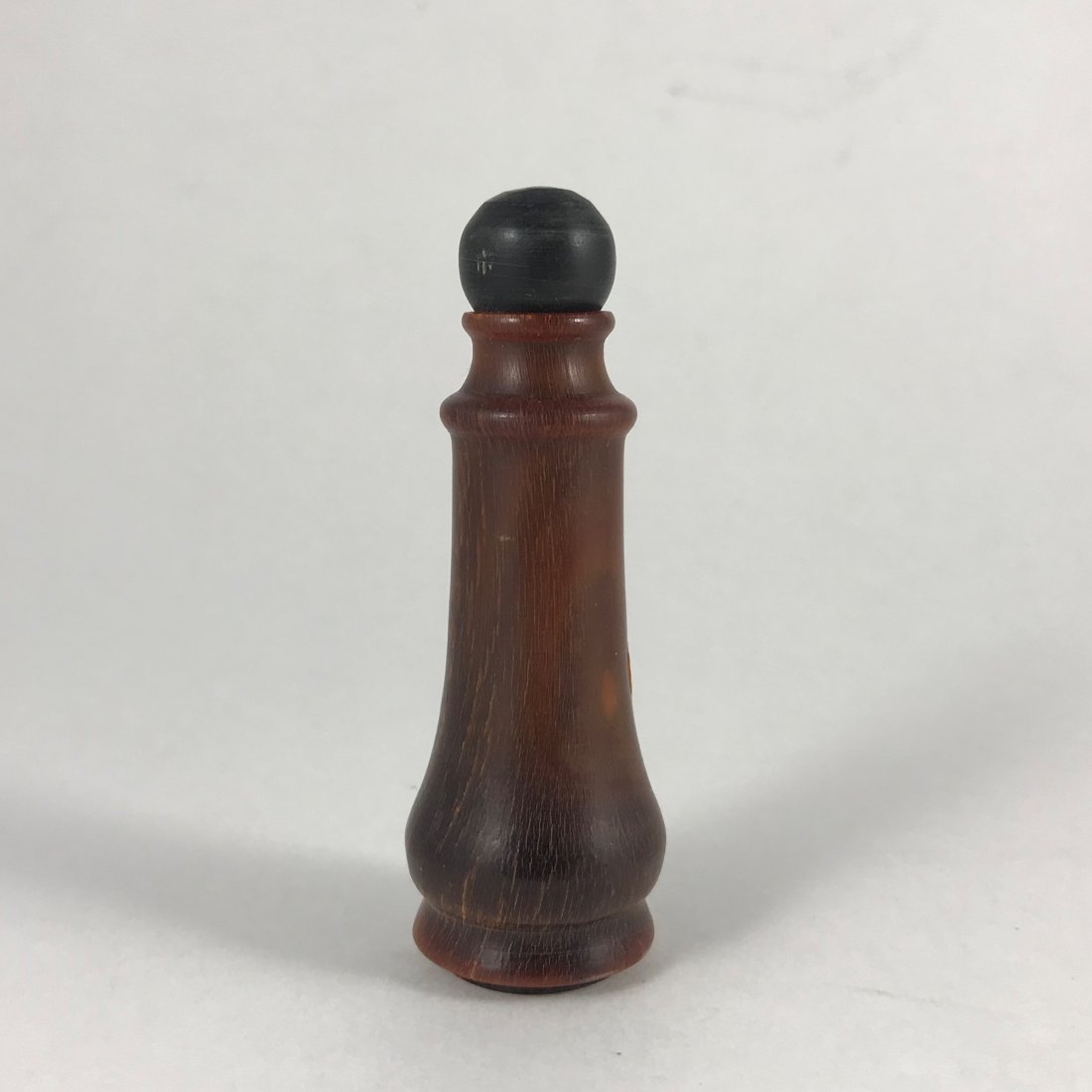 CHINESE QING DYNASTY SNUFF BOTTLE (1 of 2)