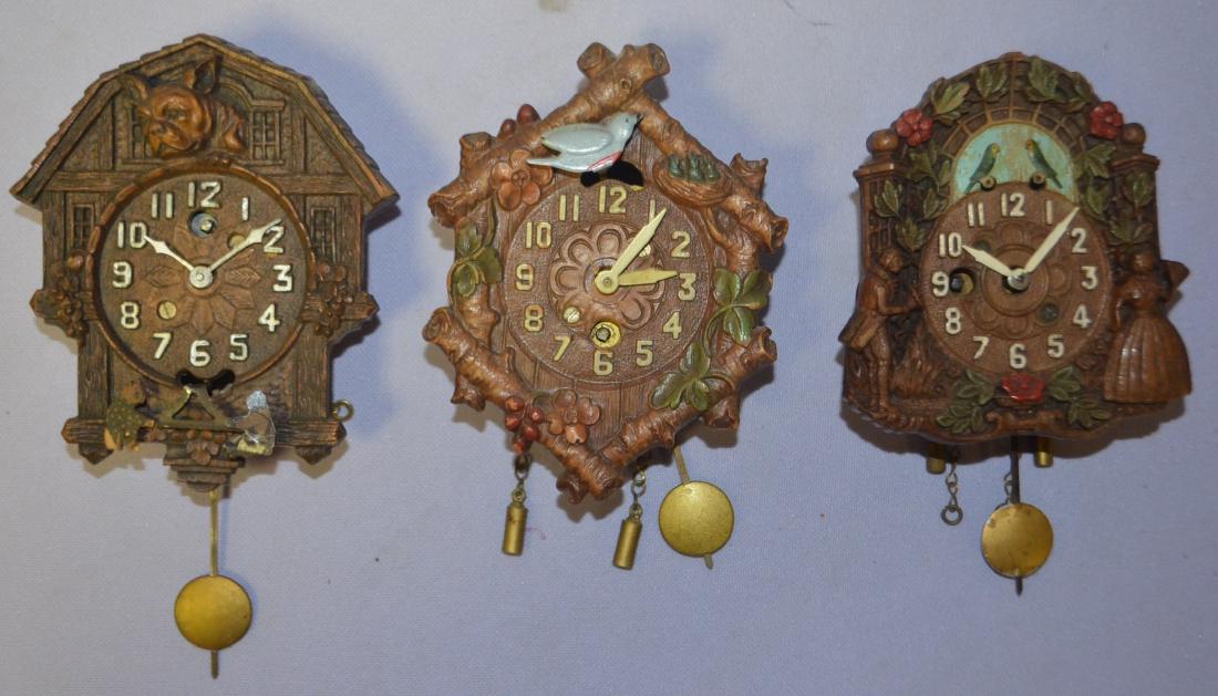 3 Animated Pendulette Clocks: Keebler Lovebirds; (1 of 4)