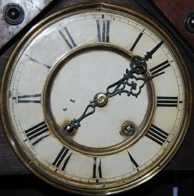 Gothic Style Shelf Clock with RA Pendulum