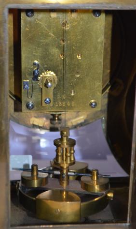 Metal Disk Pendulum Shelf Clock
